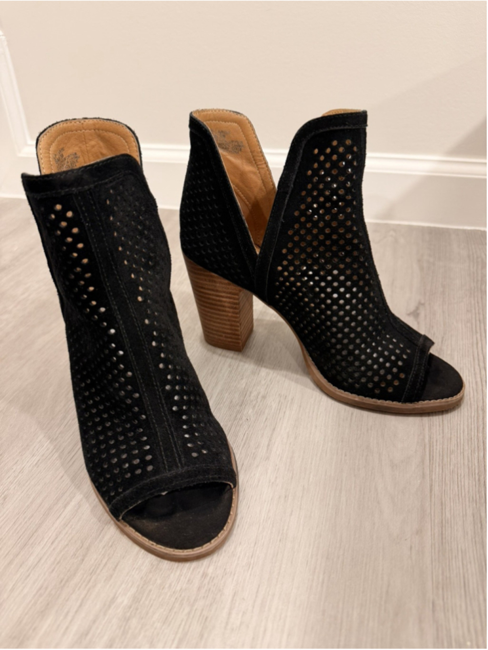 Lucky Brand Larise Bootie Women 8M Black Suede Perforated Slip On Block Heel